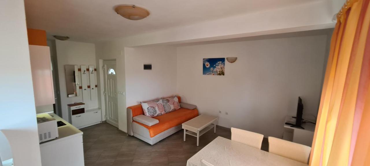 Apartmani Cesar Rtina Exterior foto